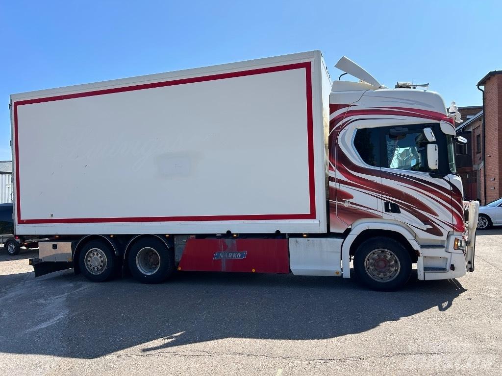 Scania R 650 6x2 Camiones caja cerrada