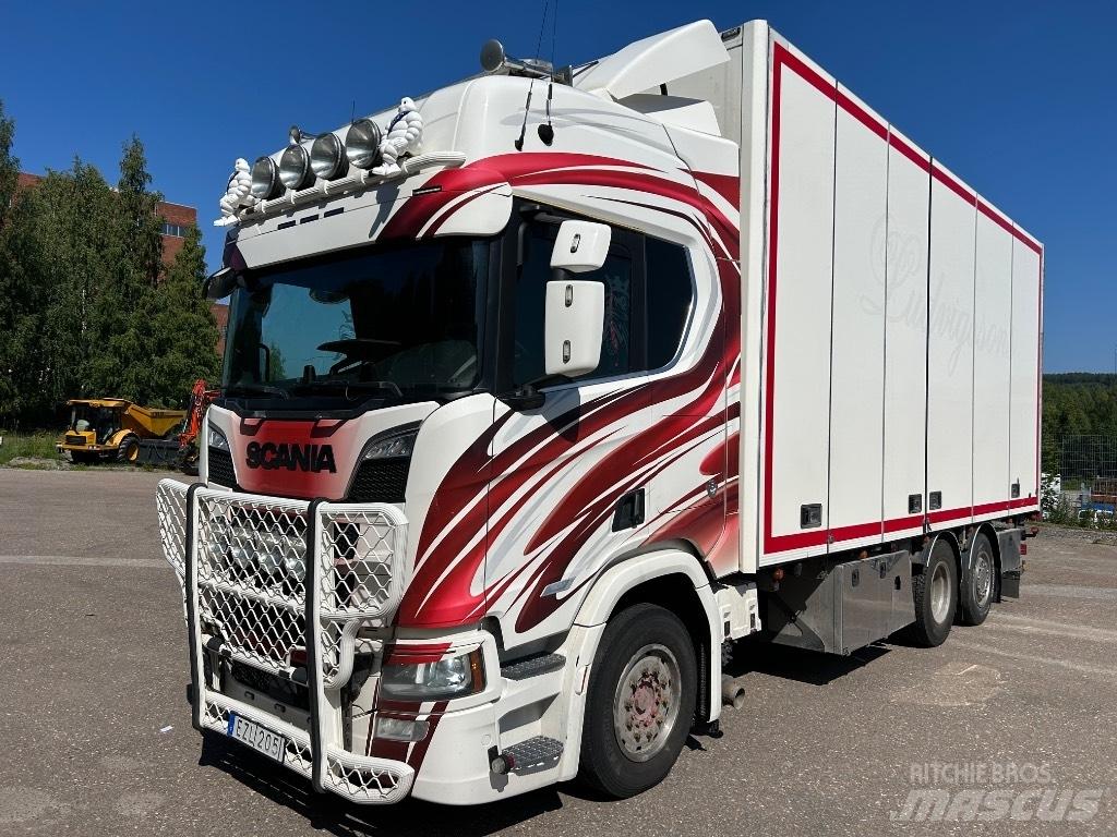 Scania R 650 6x2 Camiones caja cerrada