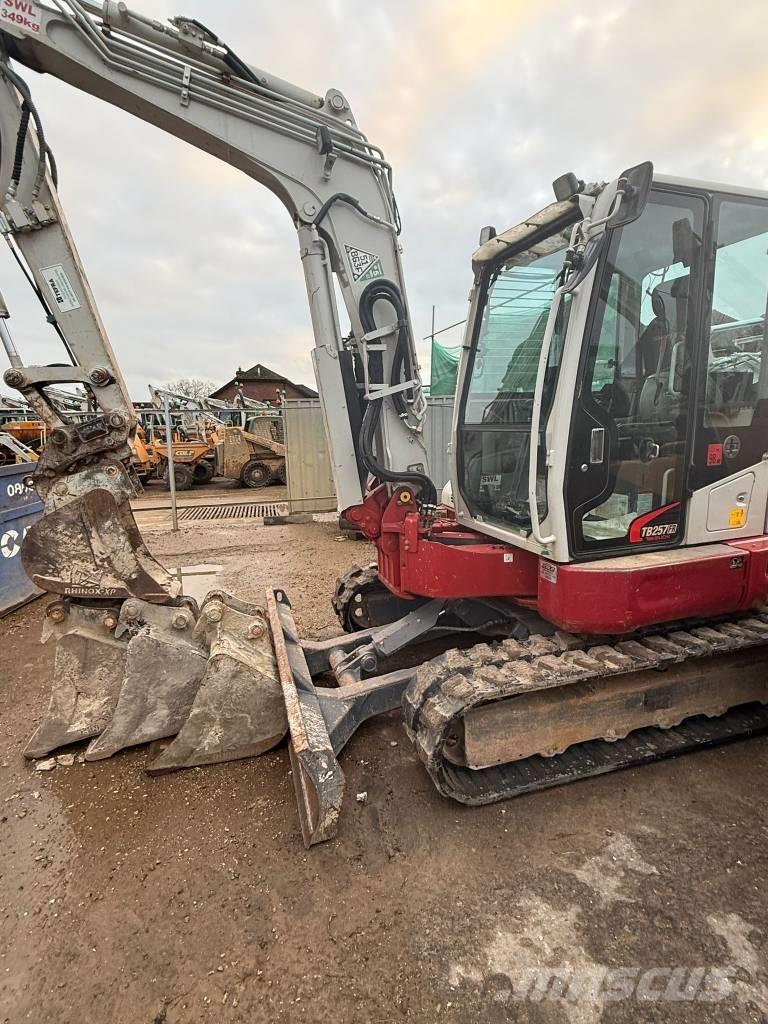 Takeuchi TB 257 FR Mini excavadoras < 7t