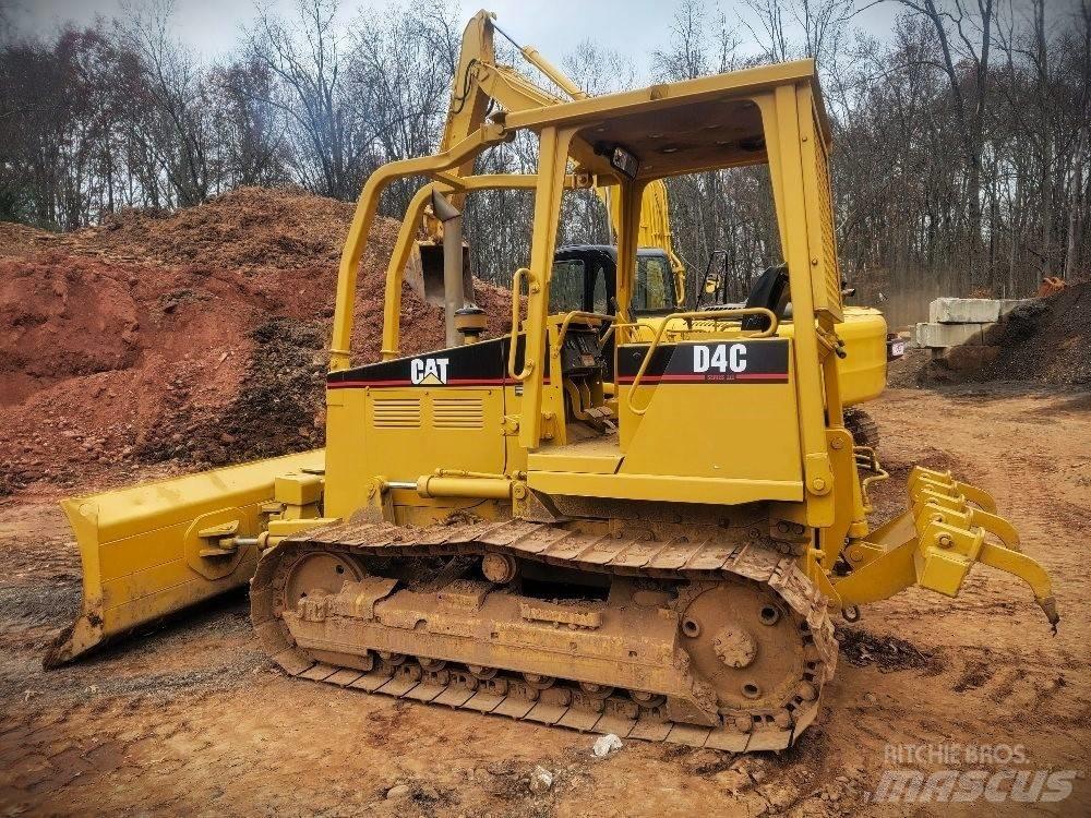 CAT D 4 C Buldozer sobre oruga