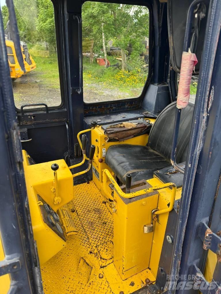 Komatsu D 53 P-17 Buldozer sobre oruga