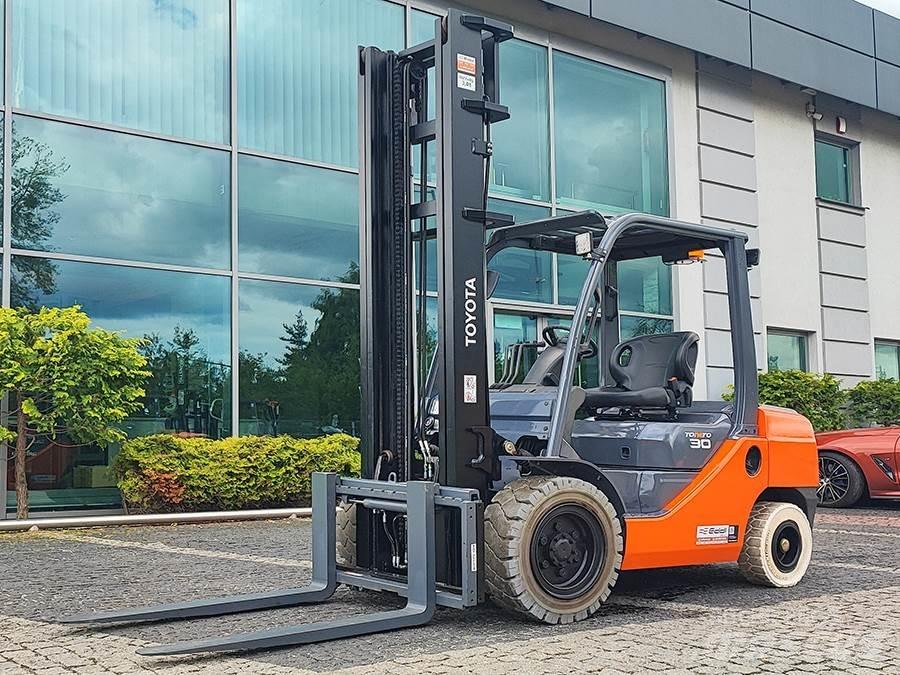 Toyota 02-8FDF30 Carretillas diesel