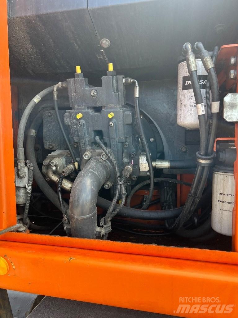 Doosan DX 160 W-3 Excavadoras de ruedas