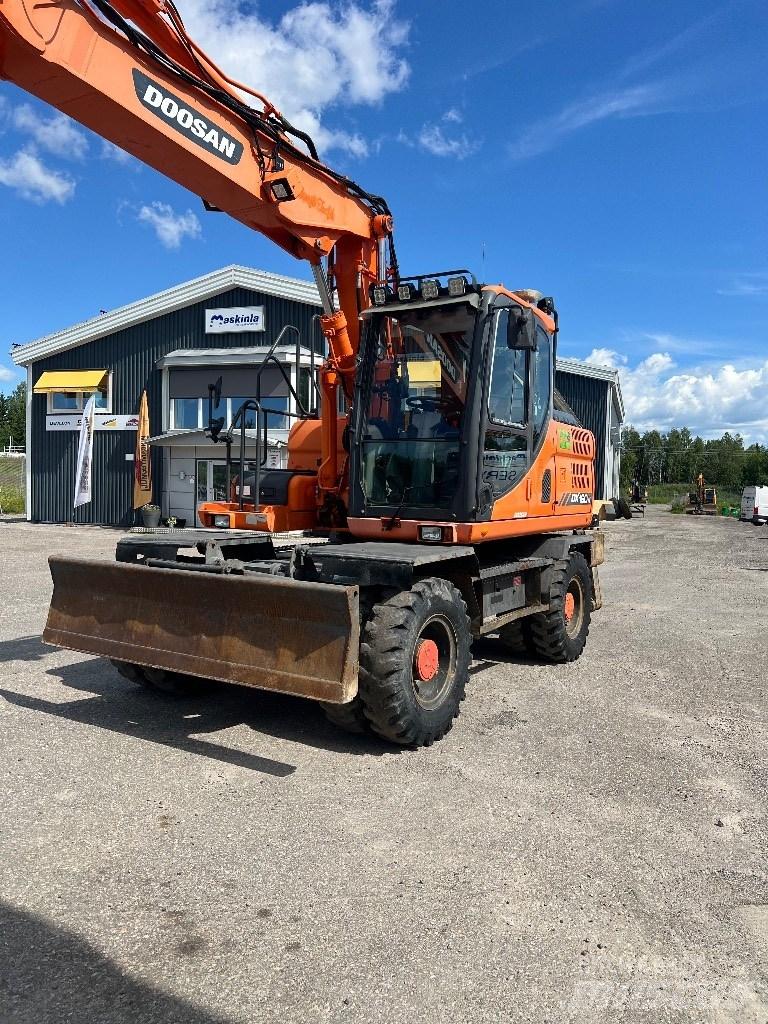 Doosan DX 160 W-3 Excavadoras de ruedas