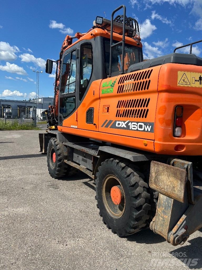 Doosan DX 160 W-3 Excavadoras de ruedas