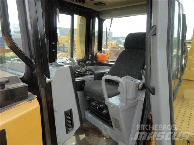 CAT D 8 R Buldozer sobre oruga
