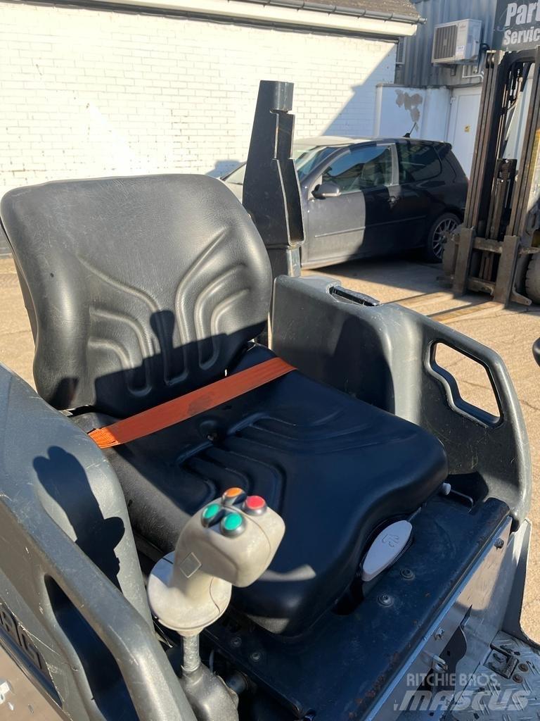 Bomag BW 80 AD-5 Rodillos de doble tambor