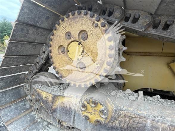 CAT D6T LGP Buldozer sobre oruga