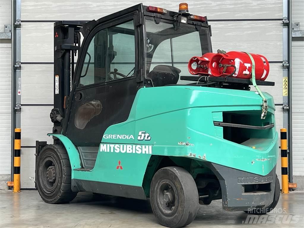 Mitsubishi FG 55 N Carretillas LPG