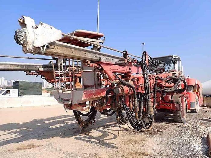 Sandvik DT821 C Perforadoras de superficie