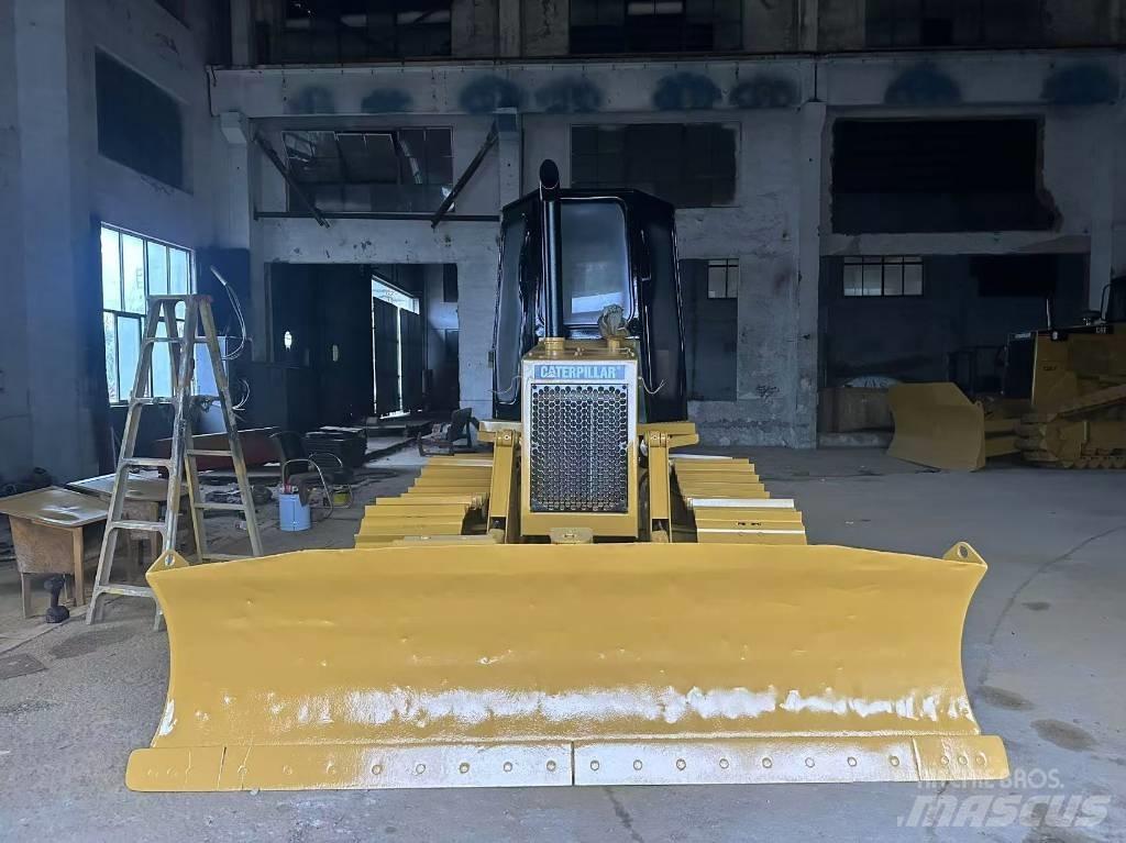 CAT D 4 C Buldozer sobre oruga