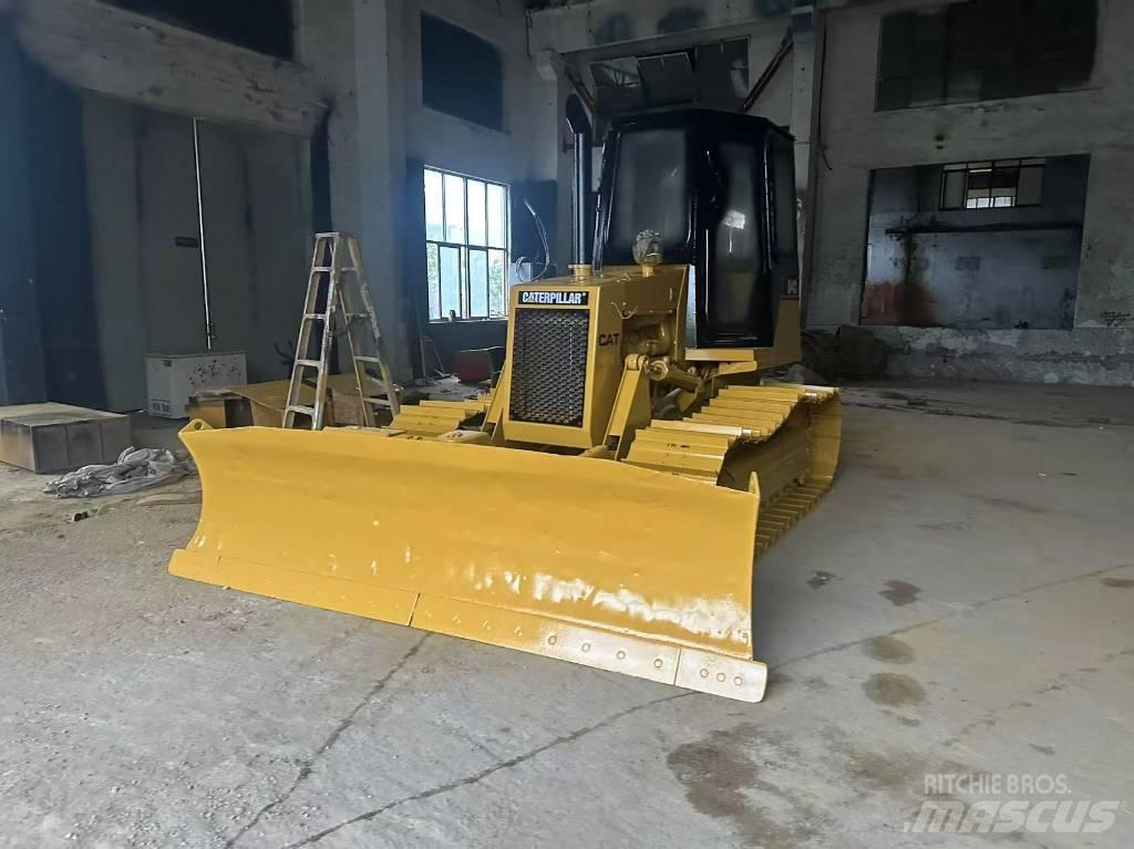 CAT D 4 C Buldozer sobre oruga