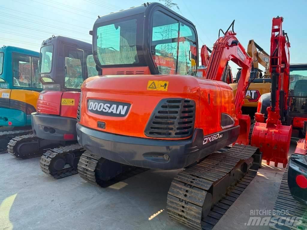 Doosan DX 60 Mini excavadoras < 7t