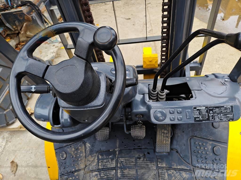 Komatsu FD 30 T-17 Carretillas diesel