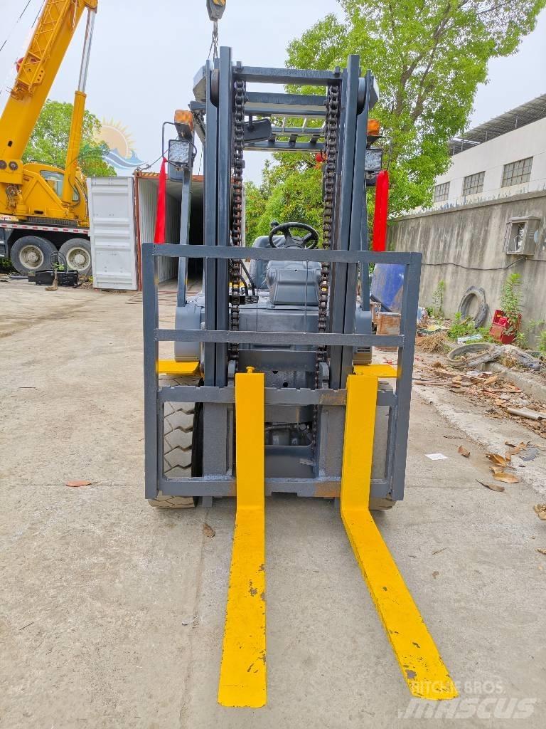 Komatsu FD 30 T-17 Carretillas diesel