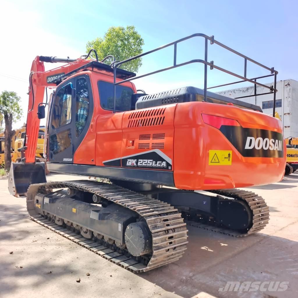 Doosan DX 225 Excavadoras de cadenas