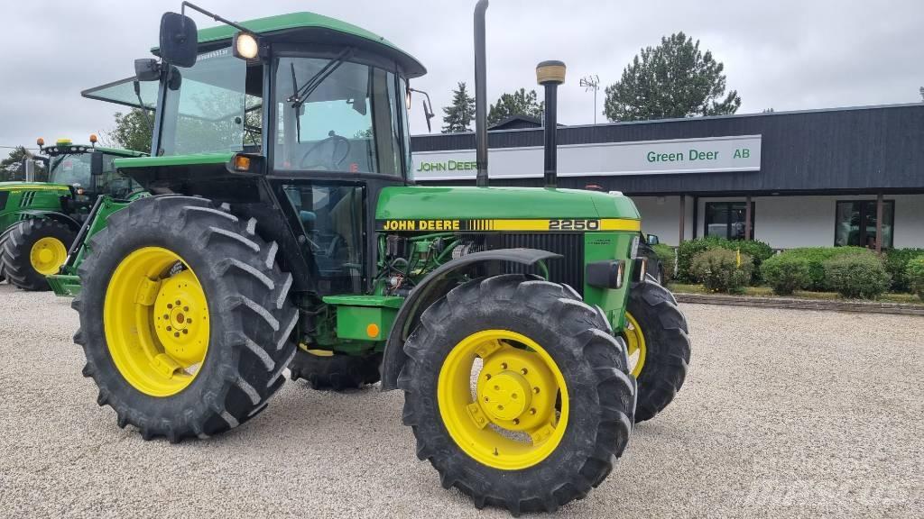 John Deere 2250 Tractores
