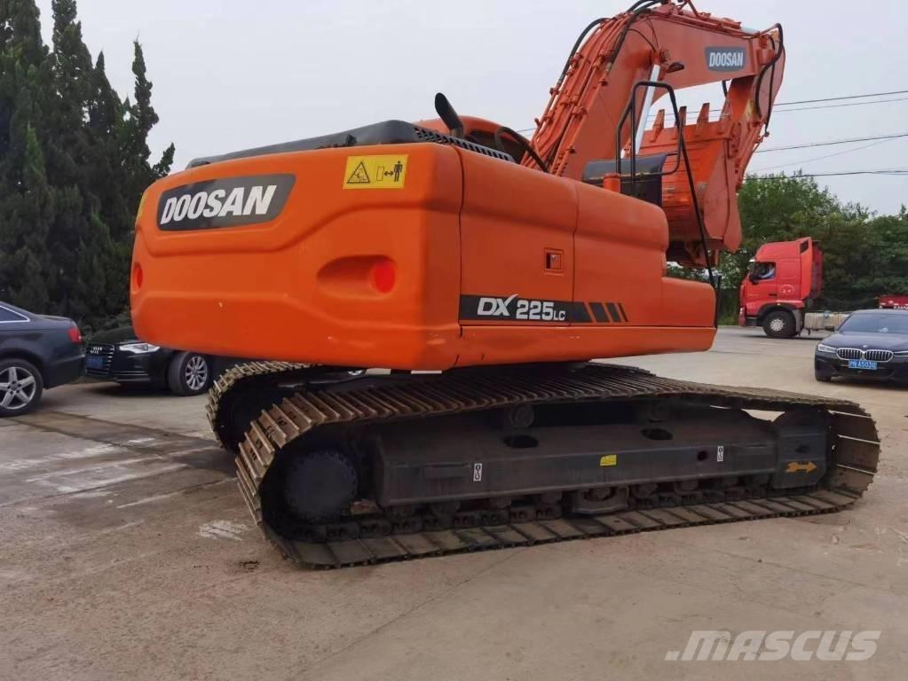 Doosan DX 225 Excavadoras de cadenas