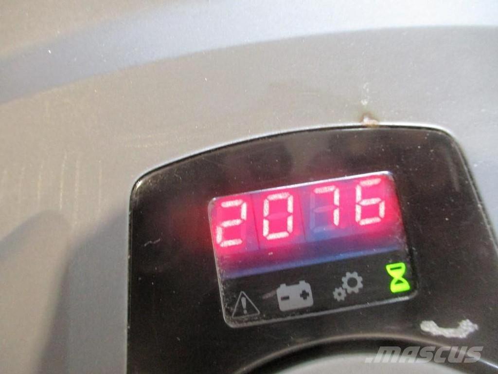 Toyota LPE200 Transpaletas Eléctricas con plataforma