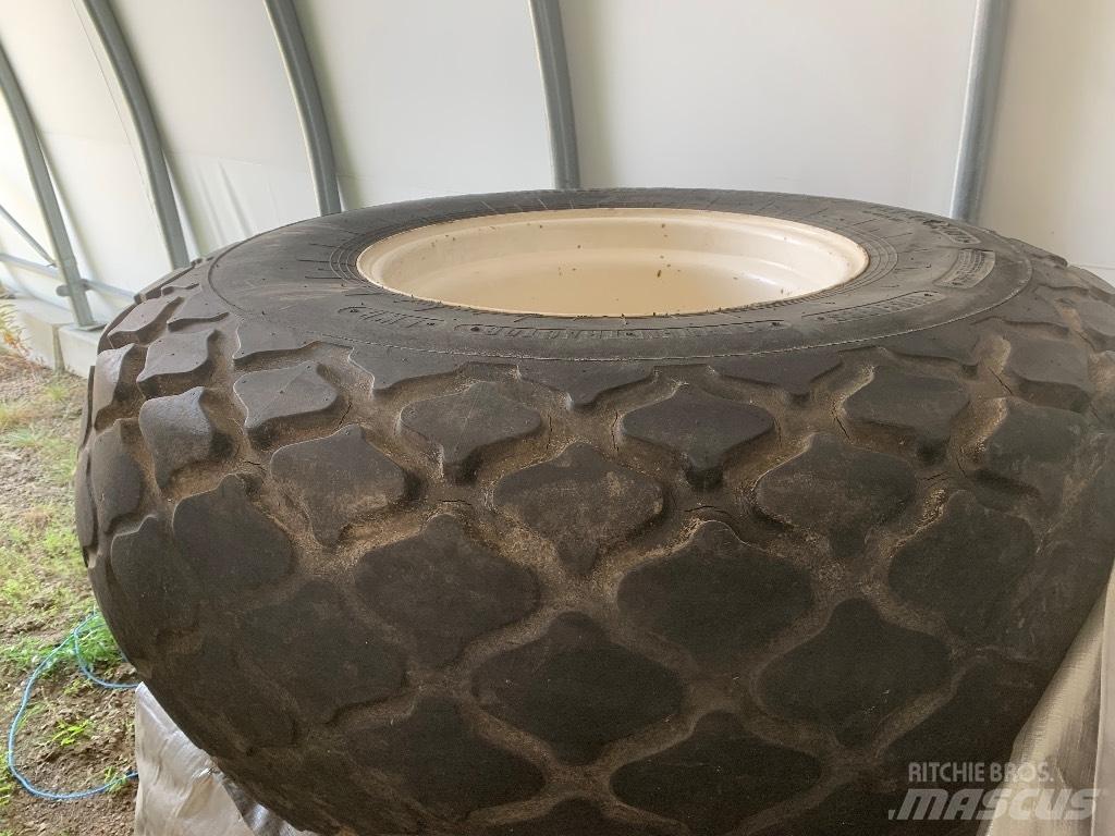 Trelleborg 23.1 26 Neumáticos, ruedas y llantas