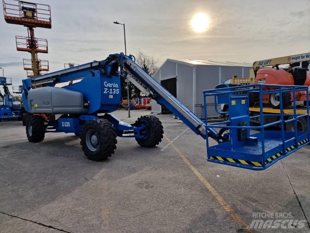 Genie Z 135/70 Plataforma de trabajo articulada