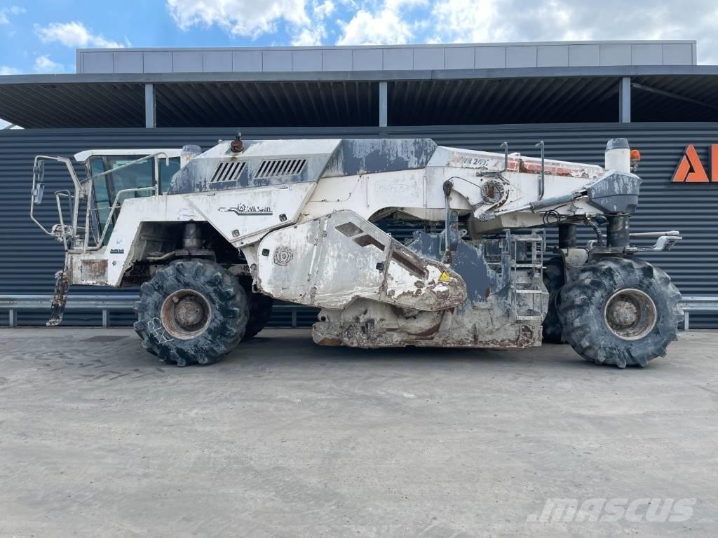 Wirtgen WR 2401 Equipos para la estabilización de suelos y reciclaje de asfalto