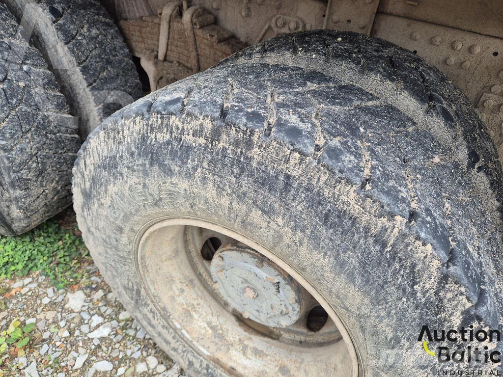 Iveco 260-34 Camiones cisterna