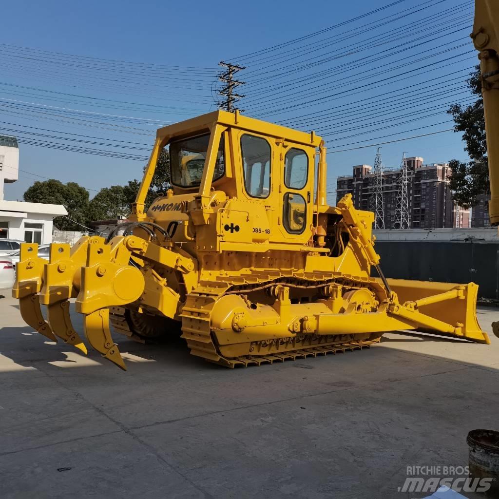 Komatsu D 85 Buldozer sobre oruga