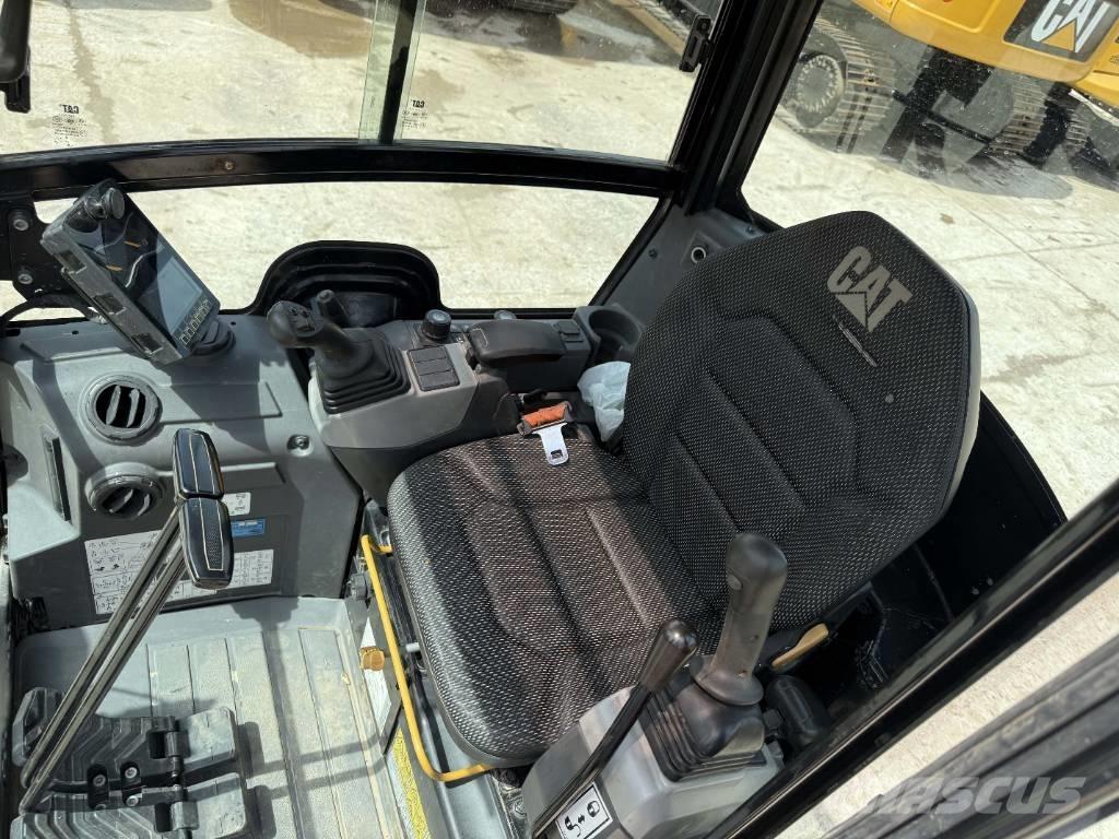 CAT 302 CR Mini excavadoras < 7t