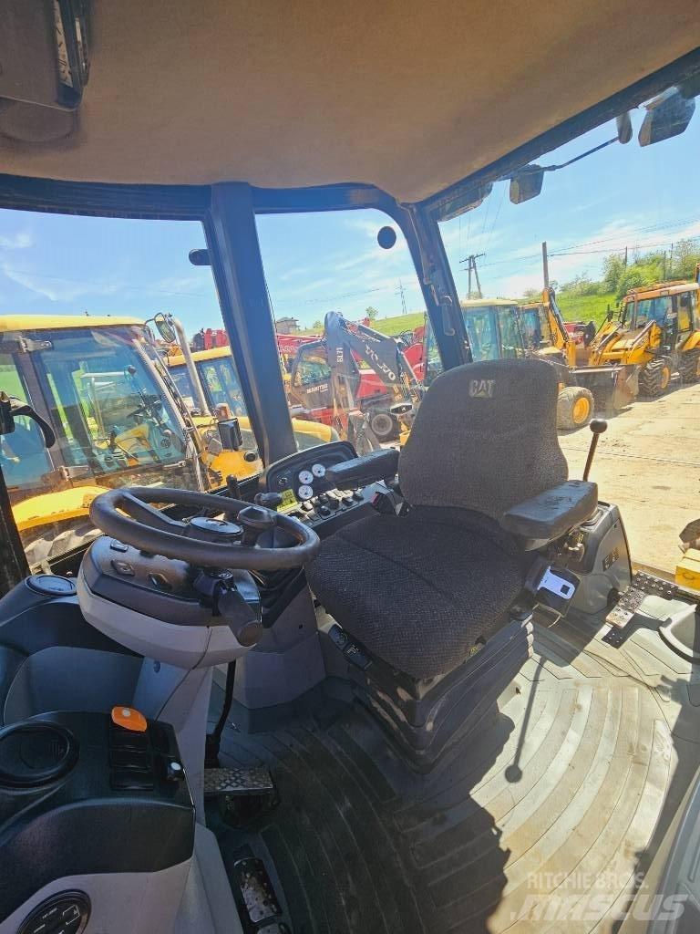 CAT 428 E Retrocargadoras