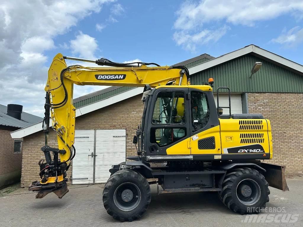 Doosan DX140W-5 Excavadoras de ruedas