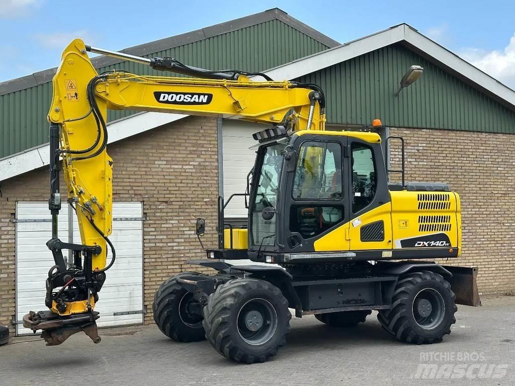 Doosan DX140W-5 Excavadoras de ruedas