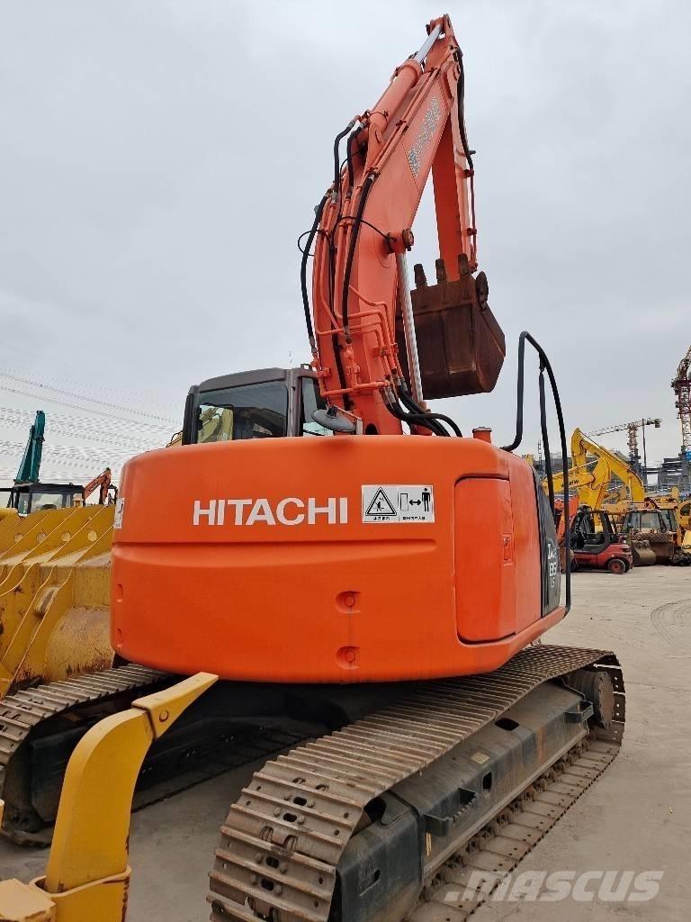 Hitachi ZX 135 US Excavadoras de cadenas
