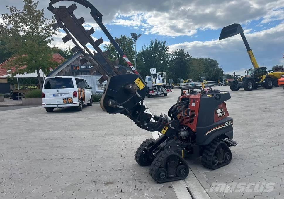 Ditch Witch R300 Dúmpers sobre orugas