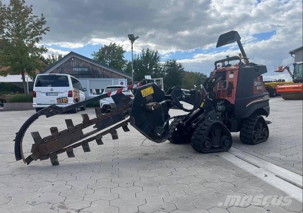 Ditch Witch R300 Dúmpers sobre orugas