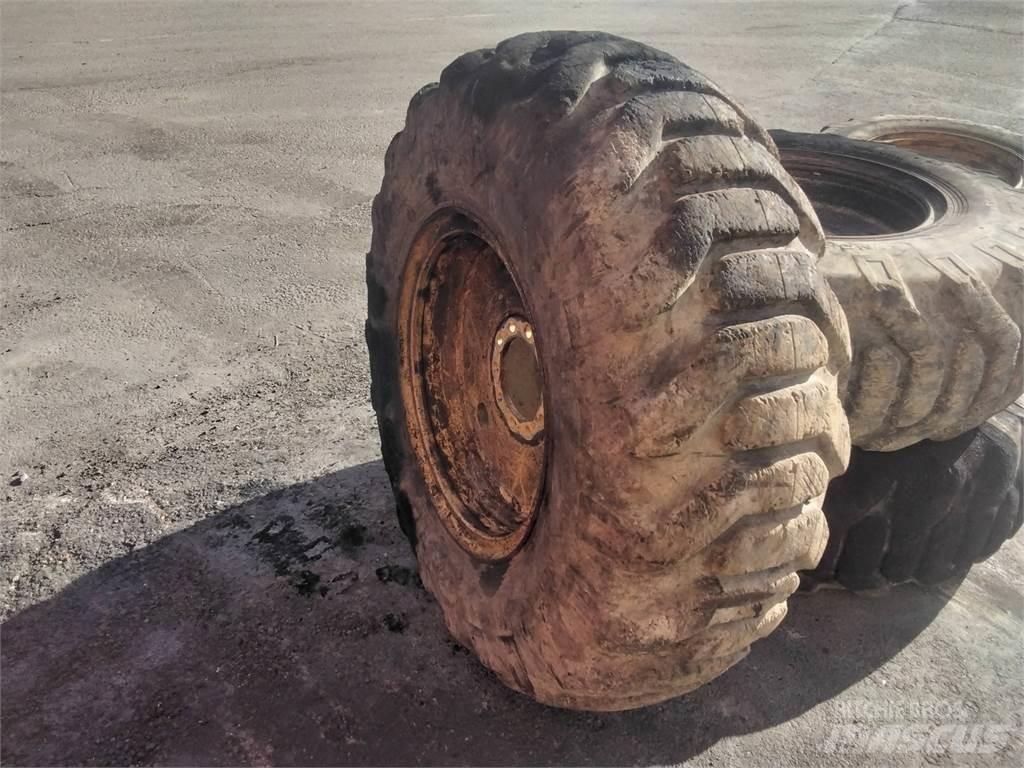 Nokian Els 17,5x25 Neumáticos, ruedas y llantas