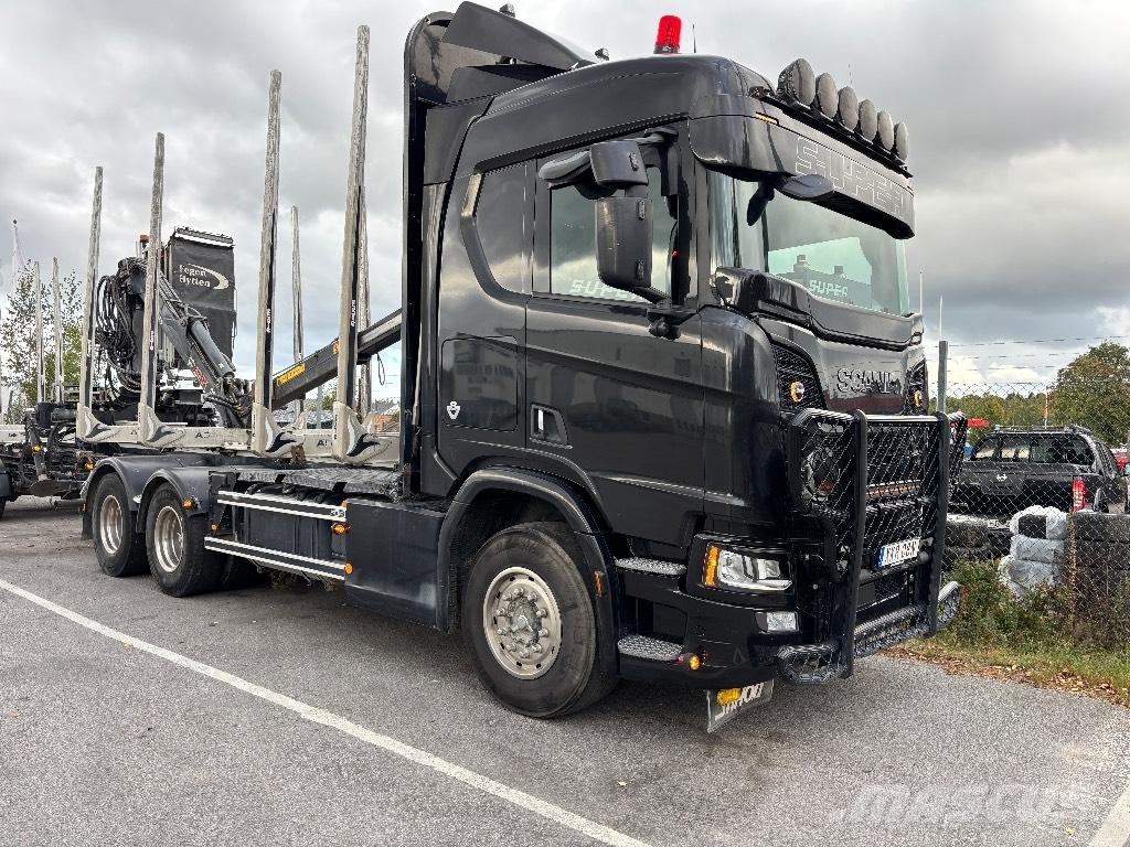 Scania R580B6X4HB Transporte de madera