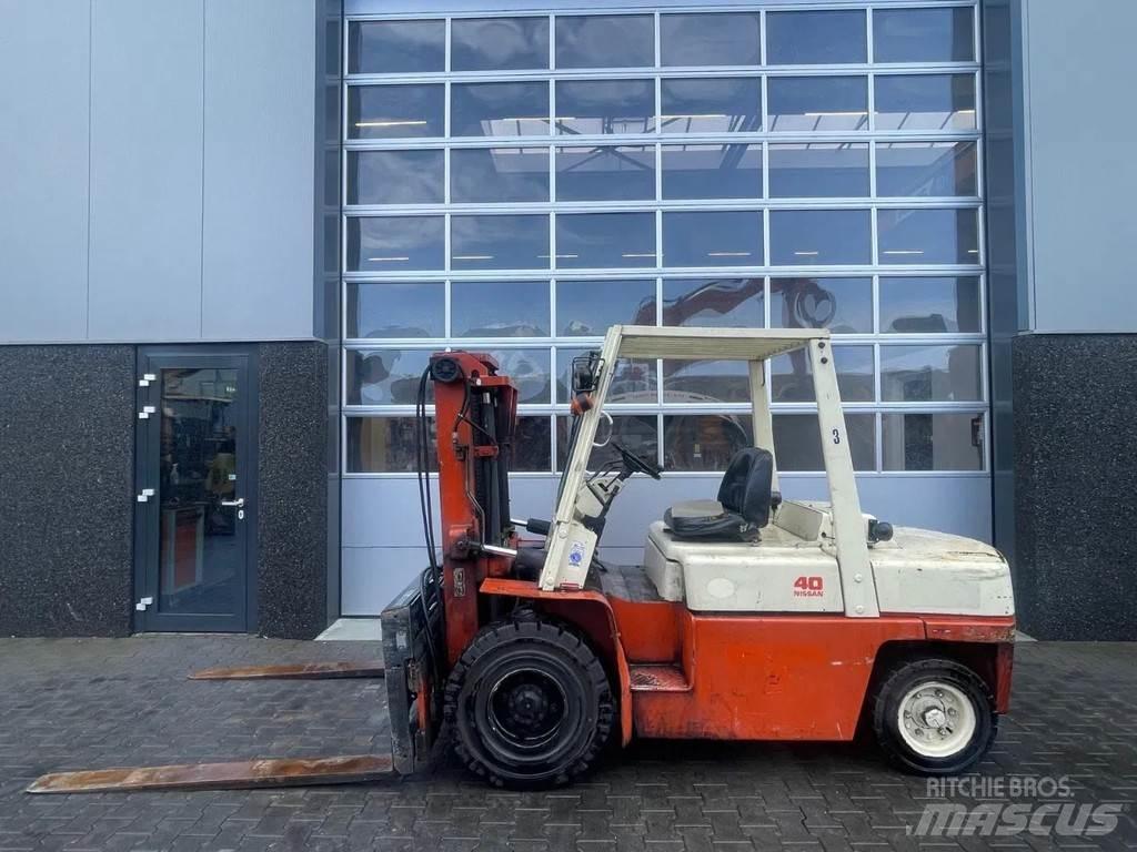 Nissan 40 Otras carretillas elevadoras