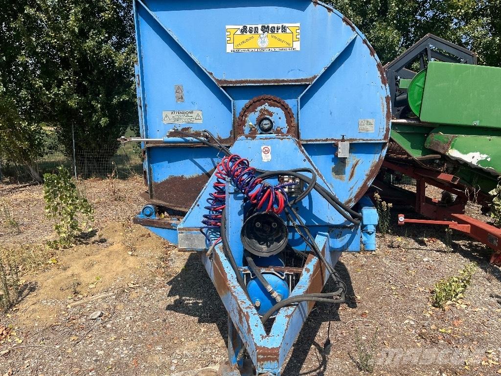  REN MARK R 140 Remolques esparcidores de estiércol