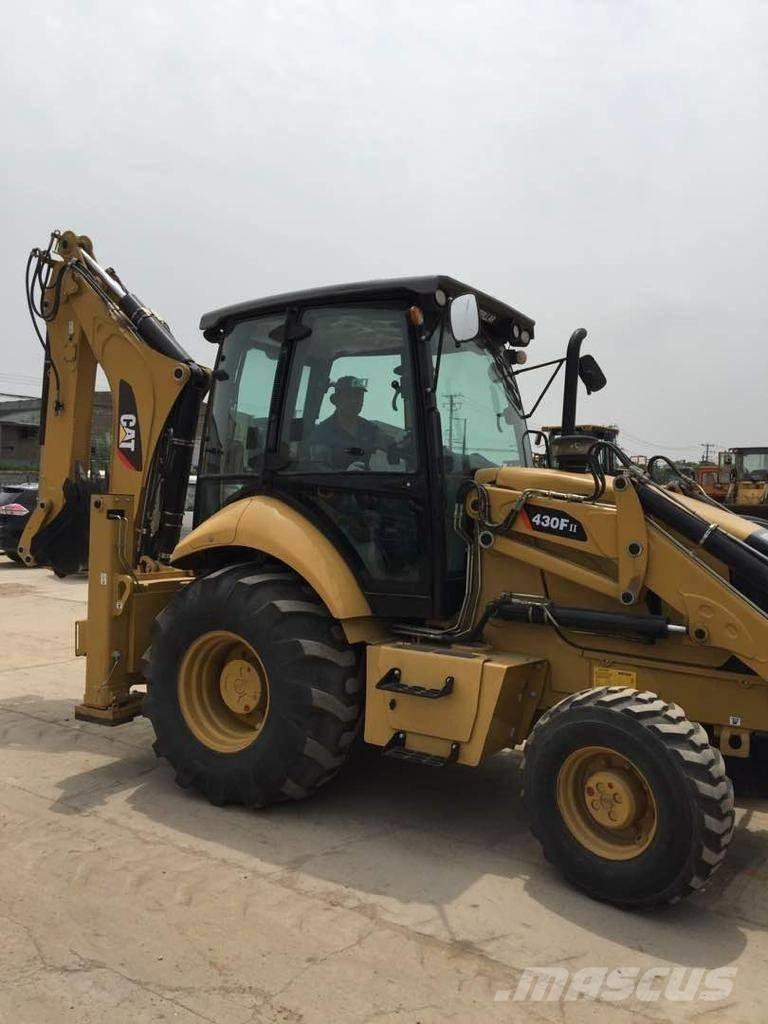 CAT 430F2 Retrocargadoras