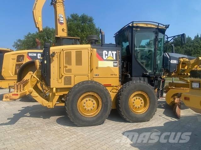 CAT 140M Motoniveladoras