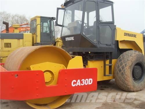 Dynapack CA 301 D Rodillos de un solo tambor