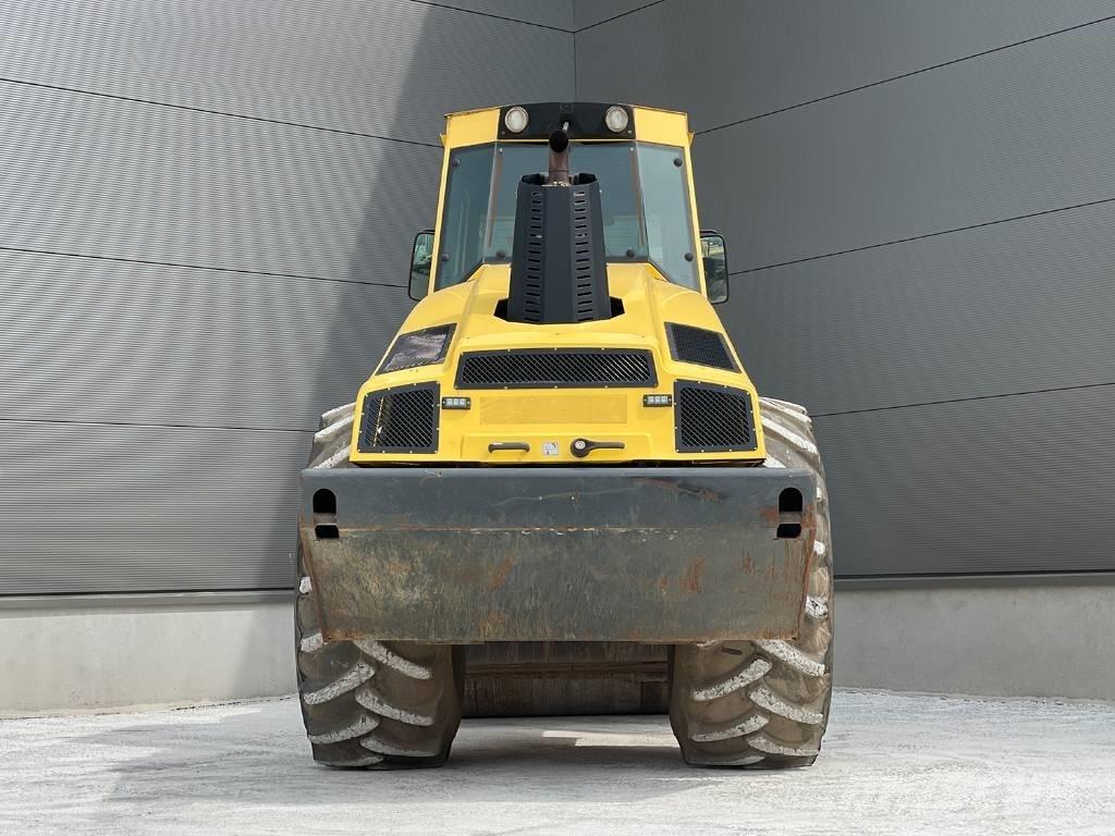 Bomag BW 216 DH-4i Rodillos de un solo tambor