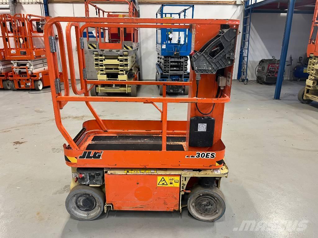 JLG 1230 ES Ascensores de personal y montacargas de acceso