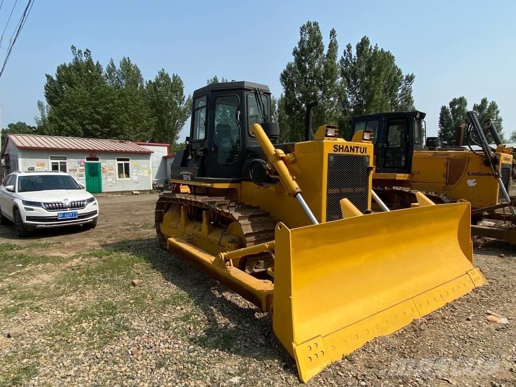 Shantui SD 16 Buldozer sobre oruga