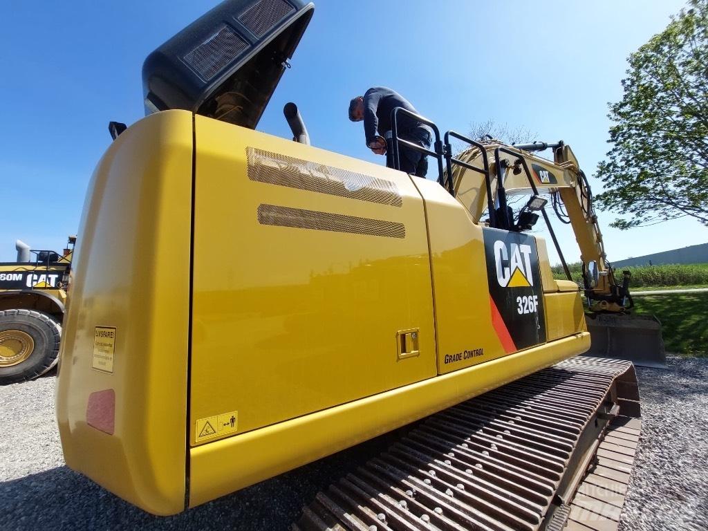CAT 326 F L Excavadoras de cadenas