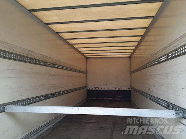 DAF LF45.250 Camiones caja cerrada