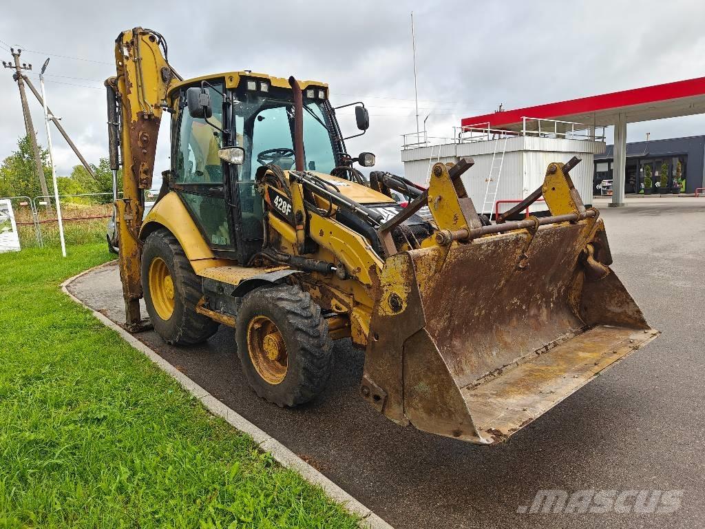 CAT 428 F Retrocargadoras