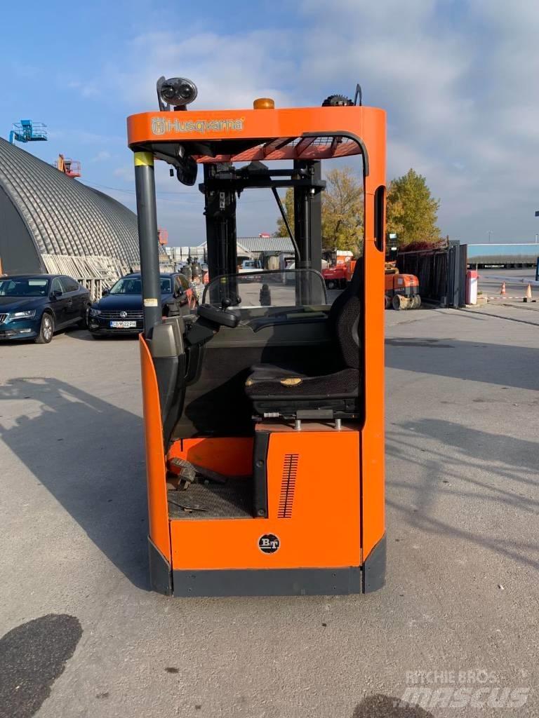 BT SRE 135 L Apiladores eléctricos autopropulsados