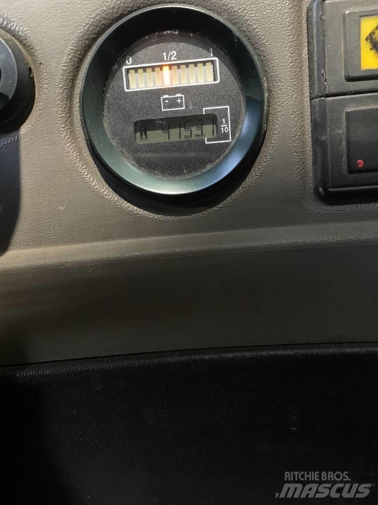 BT SRE 135 L Apiladores eléctricos autopropulsados